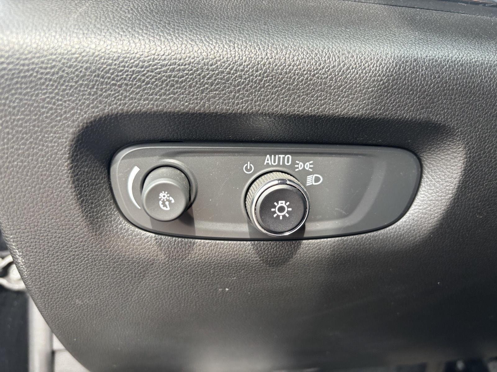 Used 2023 Black Metallic Chevrolet Premier image 19