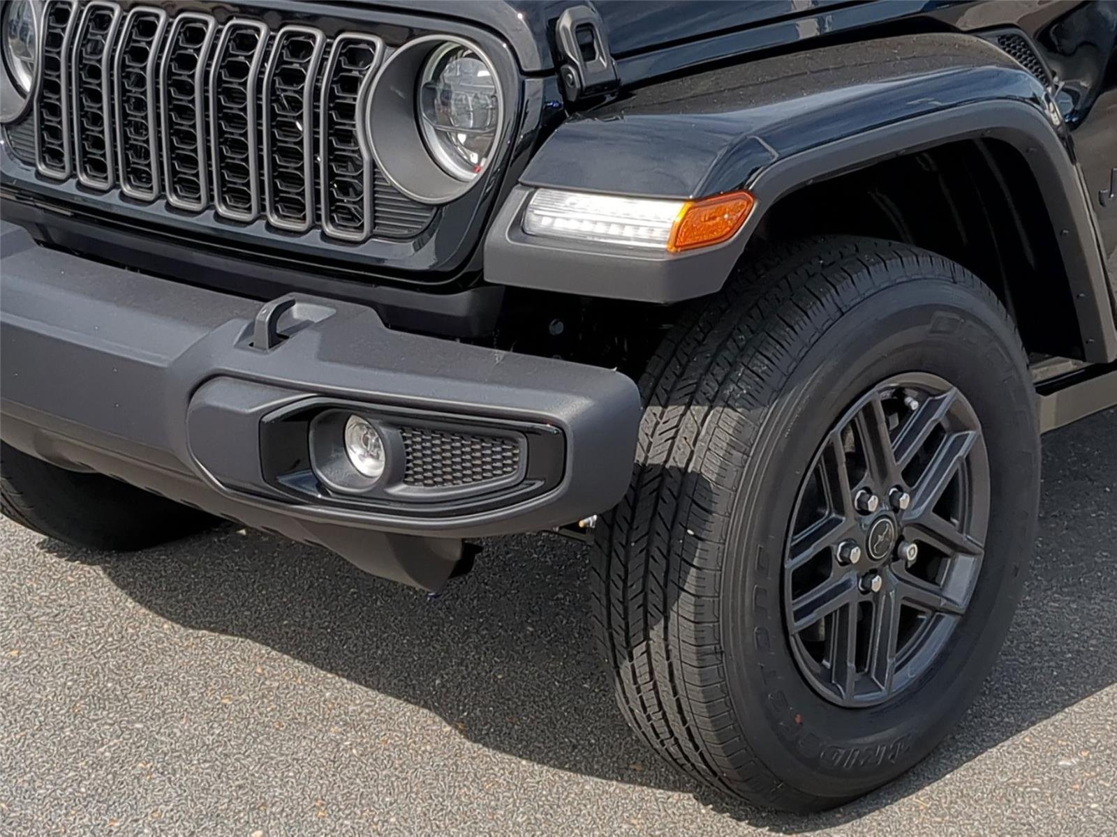 New 2026 Black Clear-Coat Exterior Paint Jeep Sport S image 9