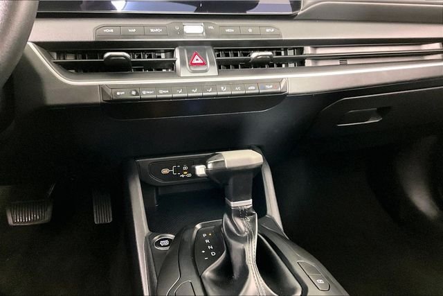 Used 2025 Black Kia LXS image 8