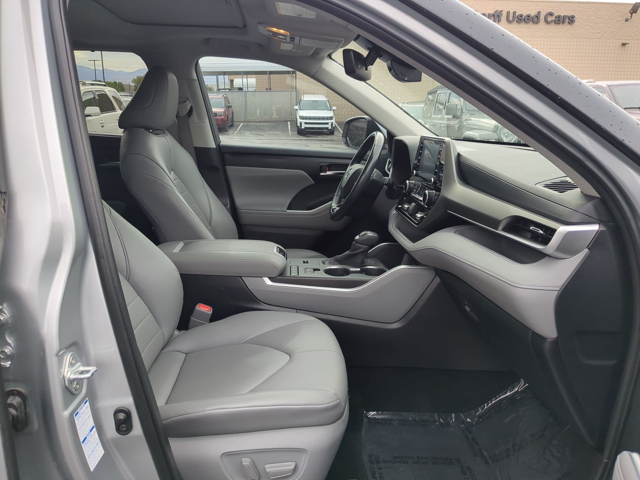 Used 2020 Celestial Silver Metallic Toyota Hybrid XLE image 32