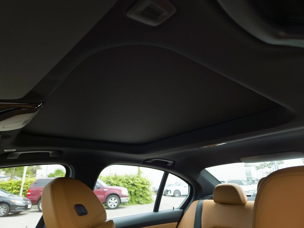 New 2026 Mineral White Metallic BMW 330i xDrive image 13