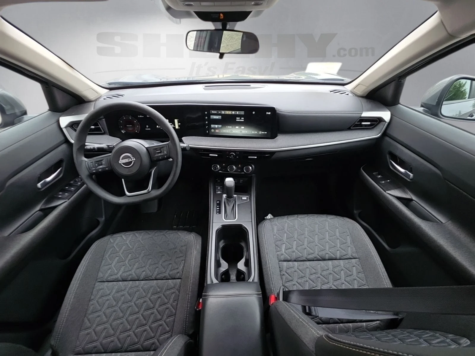 Used 2025 Gray Nissan SV image 3