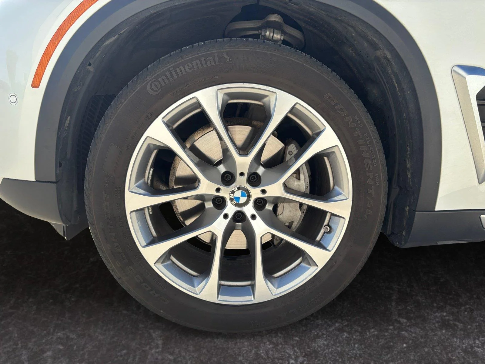 Certified Used 2024 Mineral White Metallic BMW xDrive40i image 29