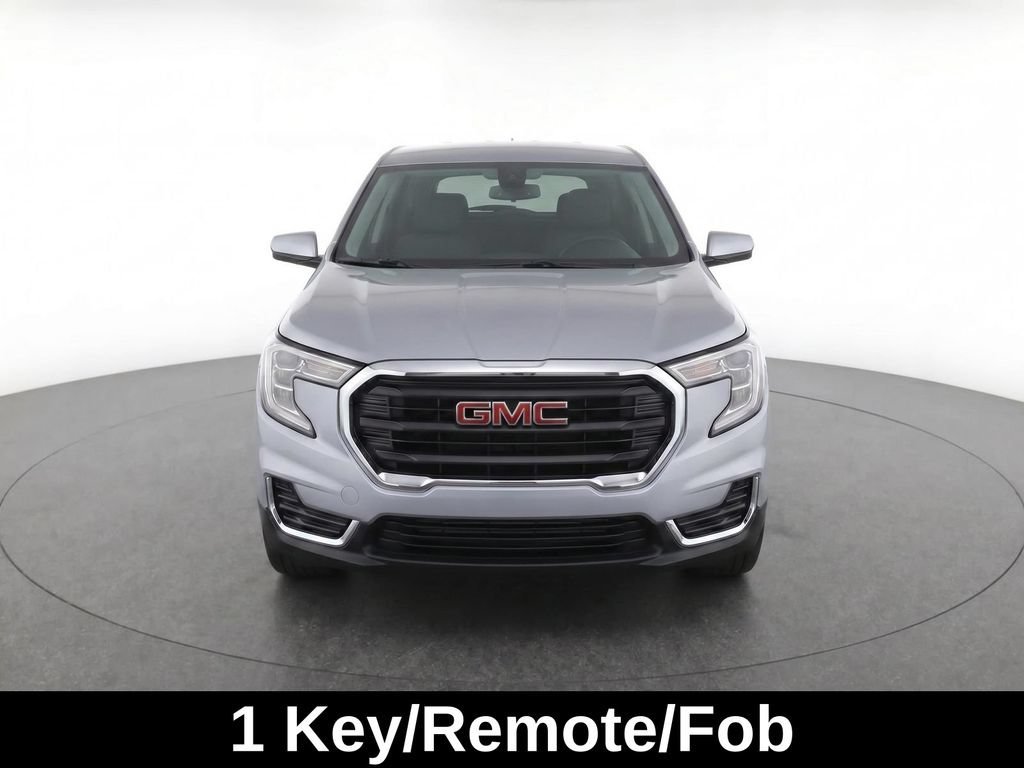 Certified Used 2024 Sterling Metallic GMC SLE image 3