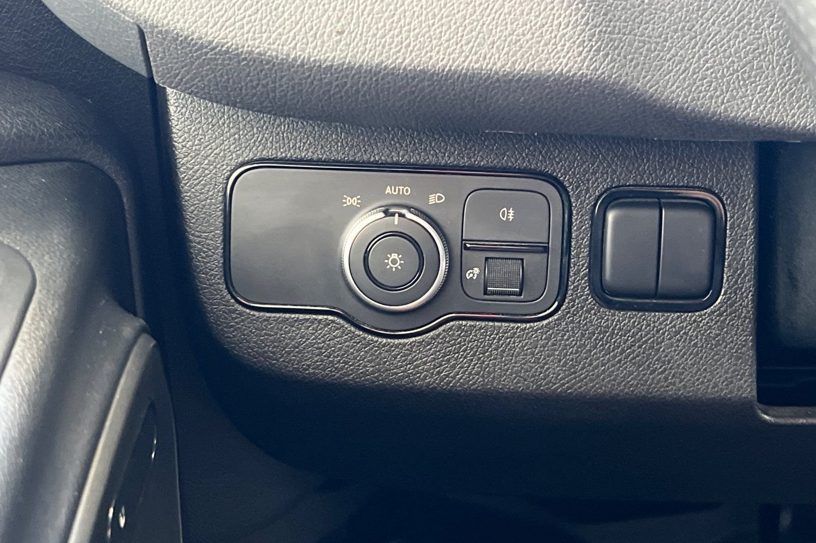 Used 2025 Arctic White Mercedes-Benz Cargo 144 WB image 29