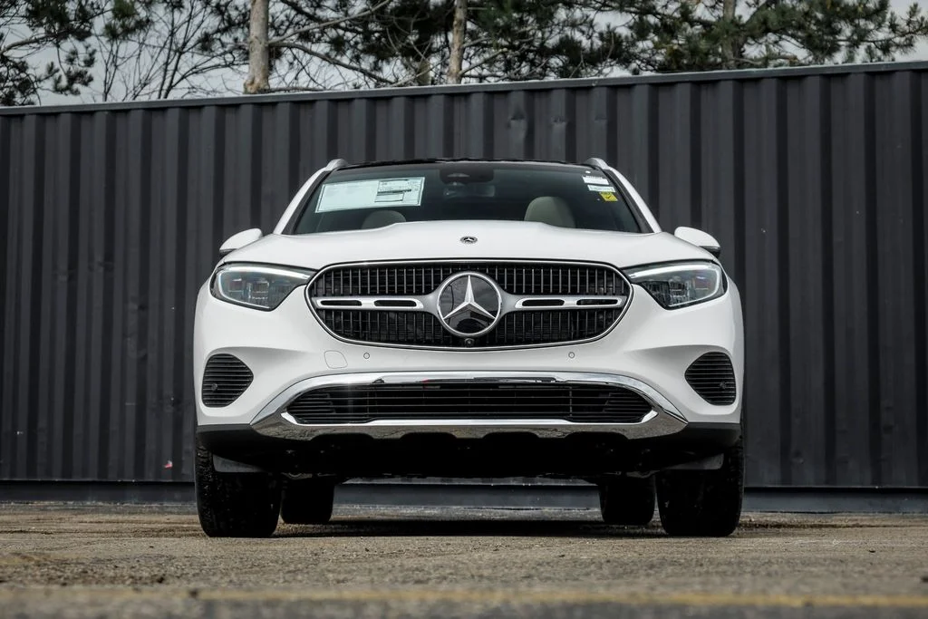 New 2026 Polar White Mercedes-Benz GLC 300 image 5