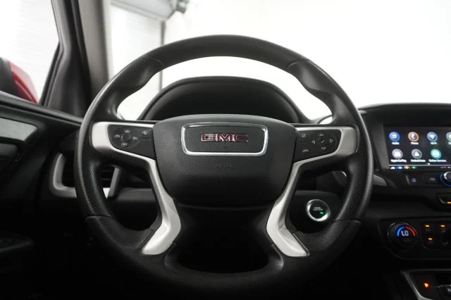 Used 2023  GMC SLE image 20