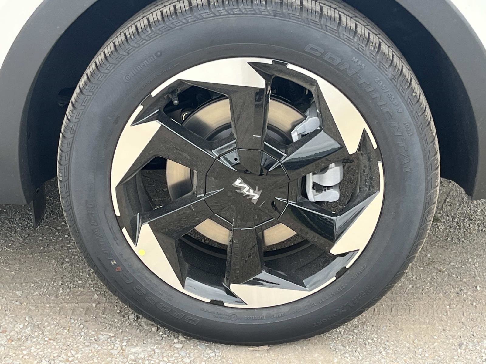New 2026 Snow White Pearl Kia EX image 11