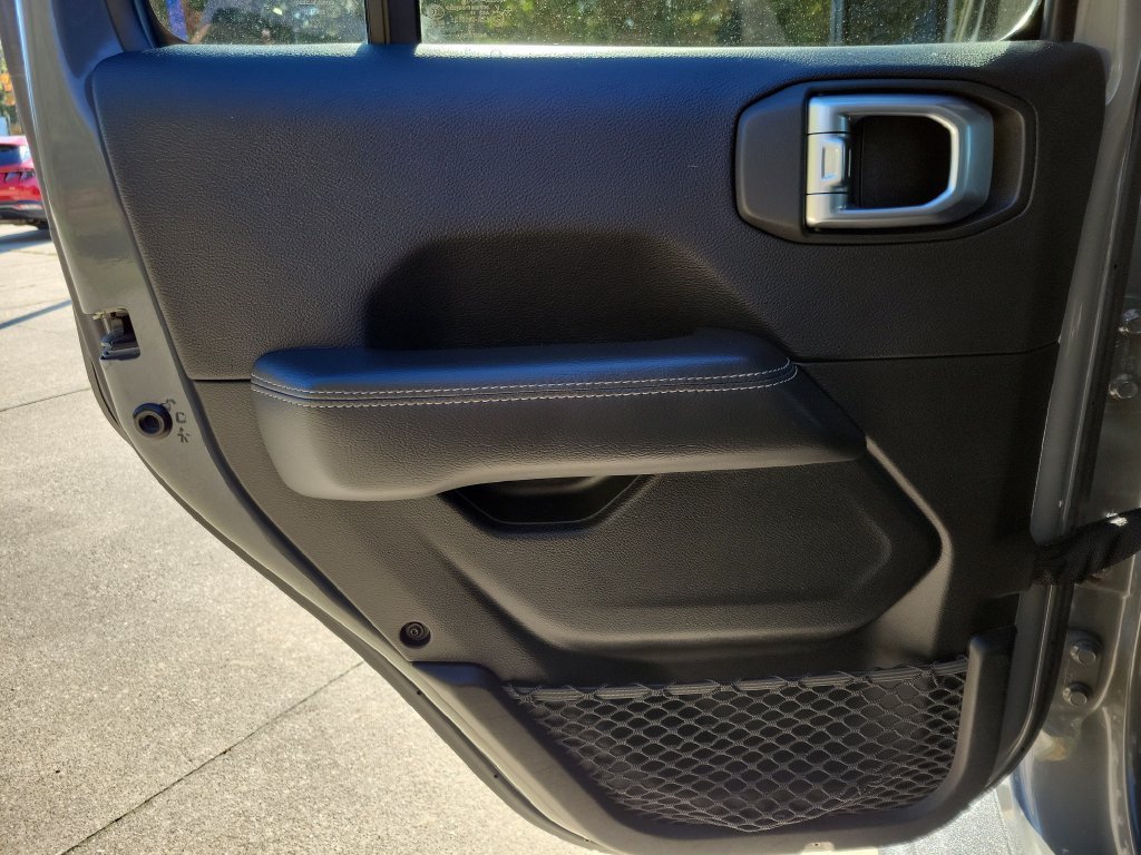 Used 2020 Gray Jeep North Edition 4x4 image 8