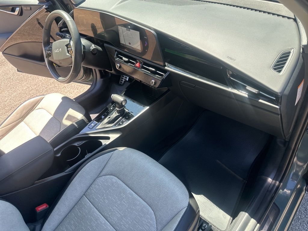Used 2023 Green Kia SX Touring image 34