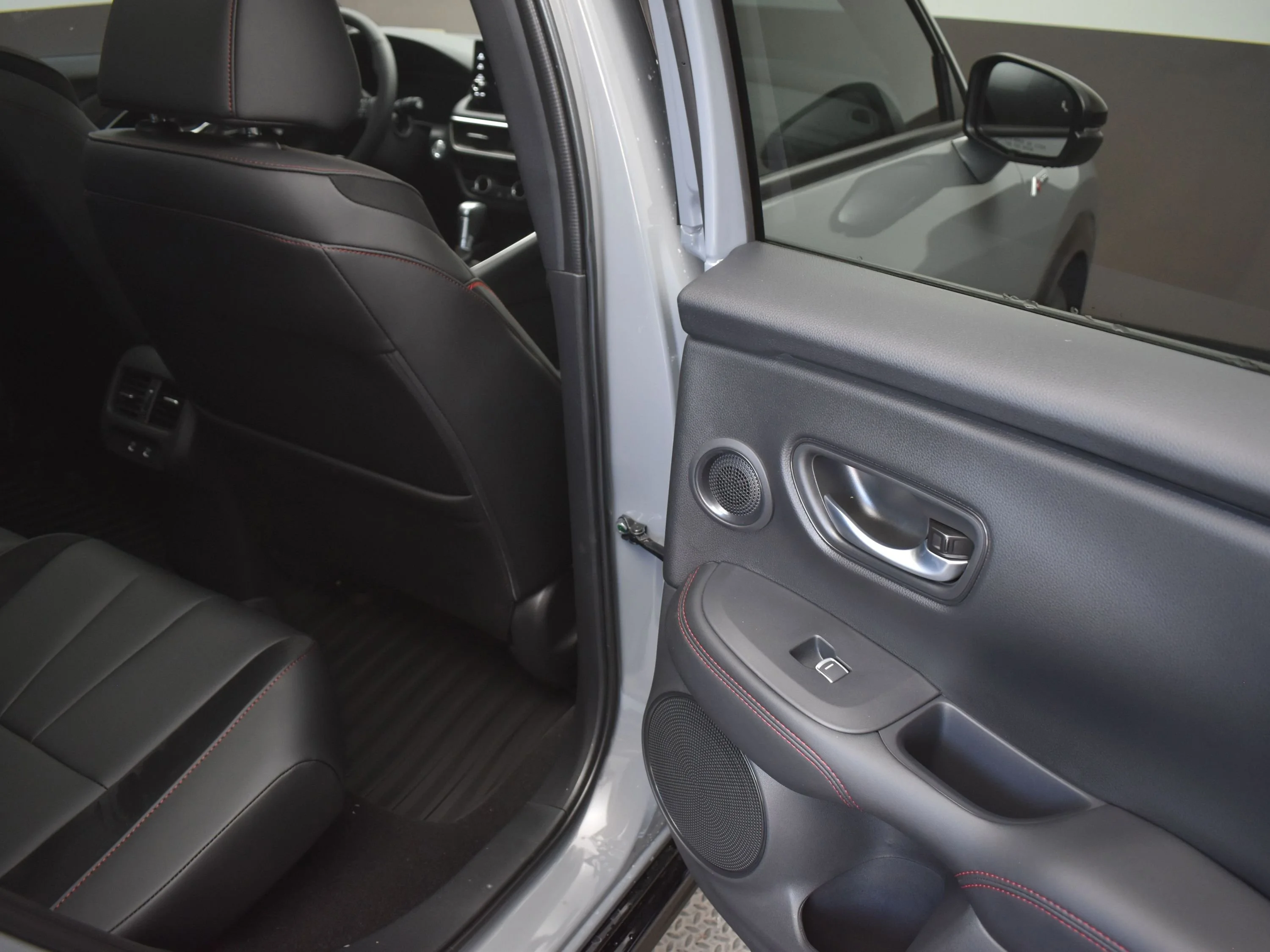 New 2025 Urban Gray Pearl Acura w/A-Spec Advance Package image 25