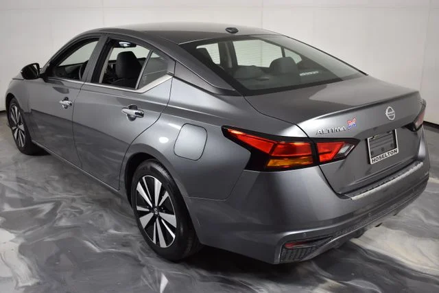 Used 2022 Gray Nissan 2.5 SV image 7