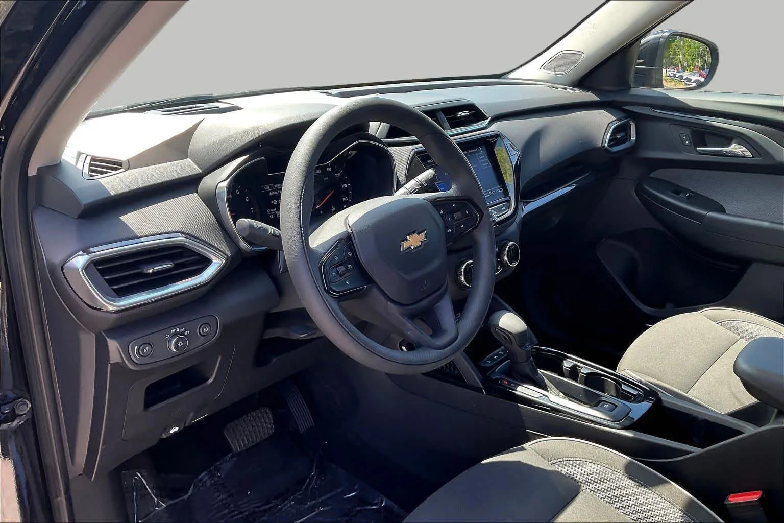 Used 2023 Mosaic Black Metallic Chevrolet LT image 33