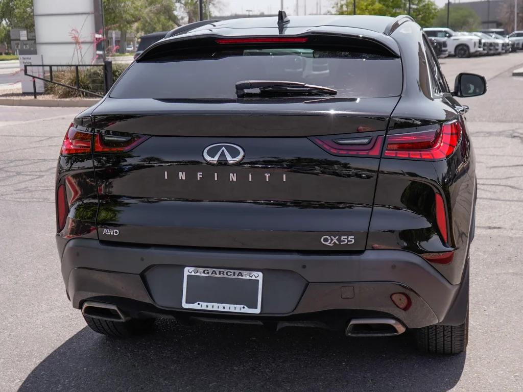 Used 2024 Black Obsidian INFINITI LUXE image 10
