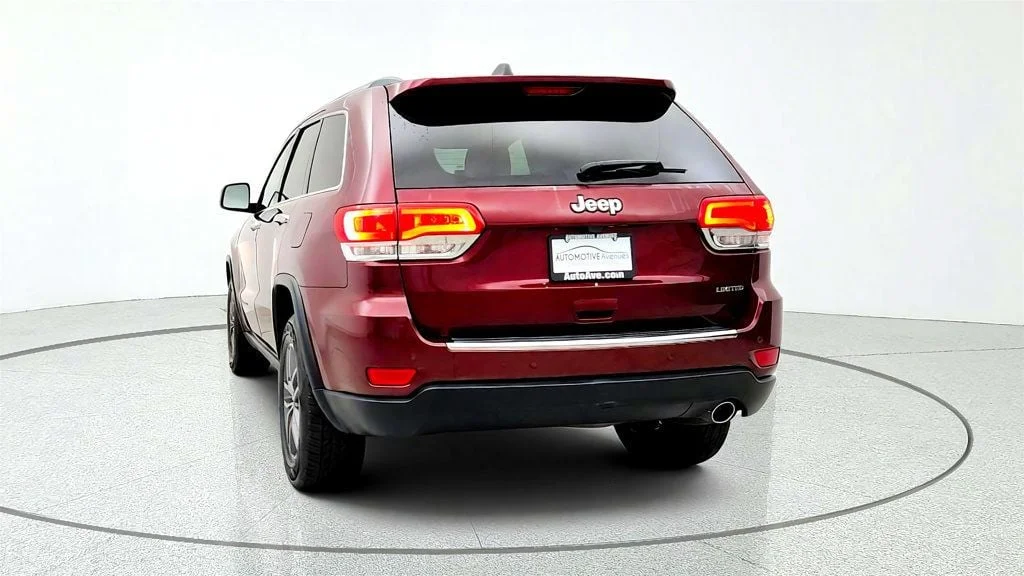 Used 2019 Velvet Red Pearlcoat Jeep Limited 4x2 image 6
