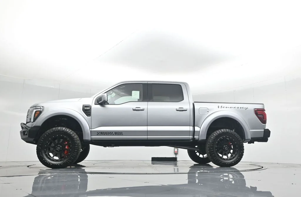 New 2025 Iconic Silver Metallic Ford Lariat image 7