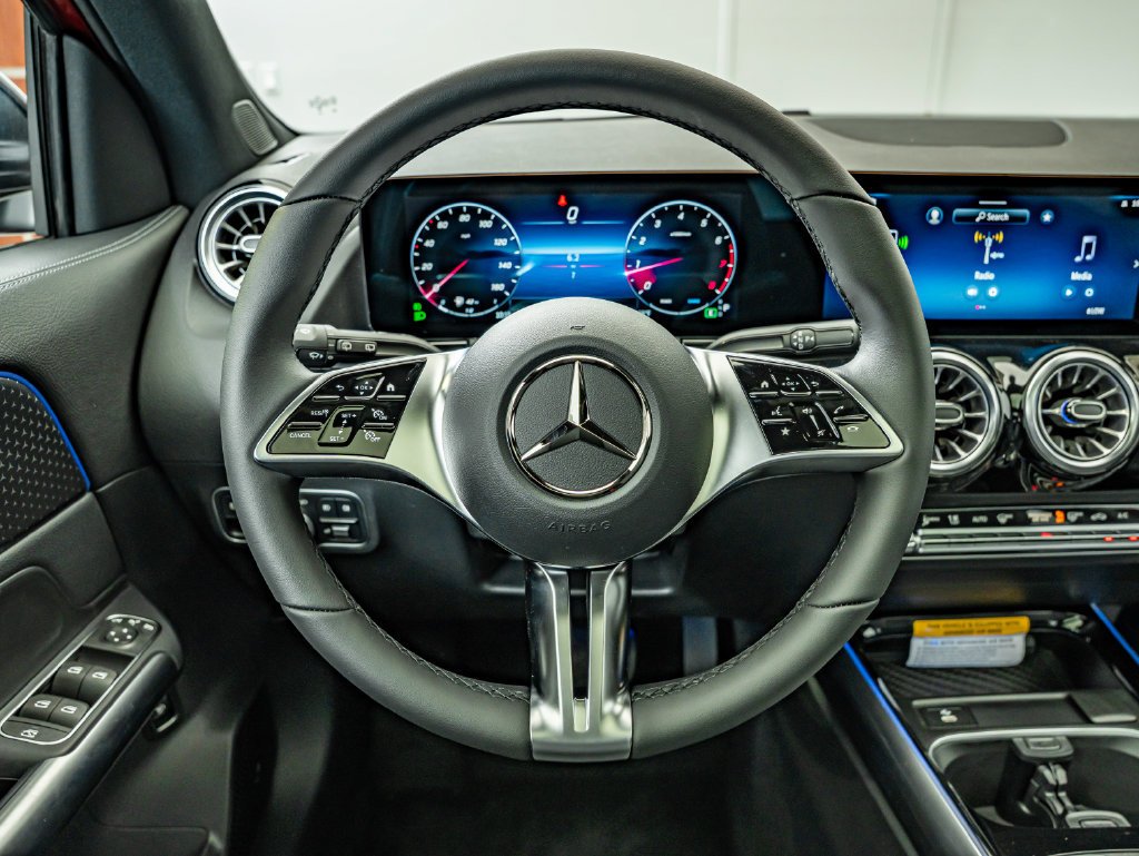New 2026 MANUFAKTUR Patagonia Red Metallic Mercedes-Benz GLA 250 image 24