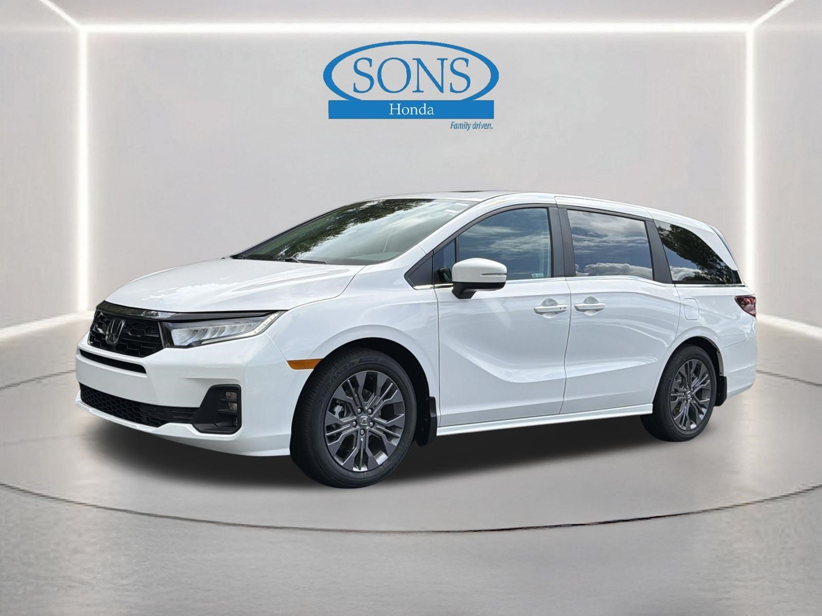 New 2027 Platinum White Pearl Honda Touring image 24