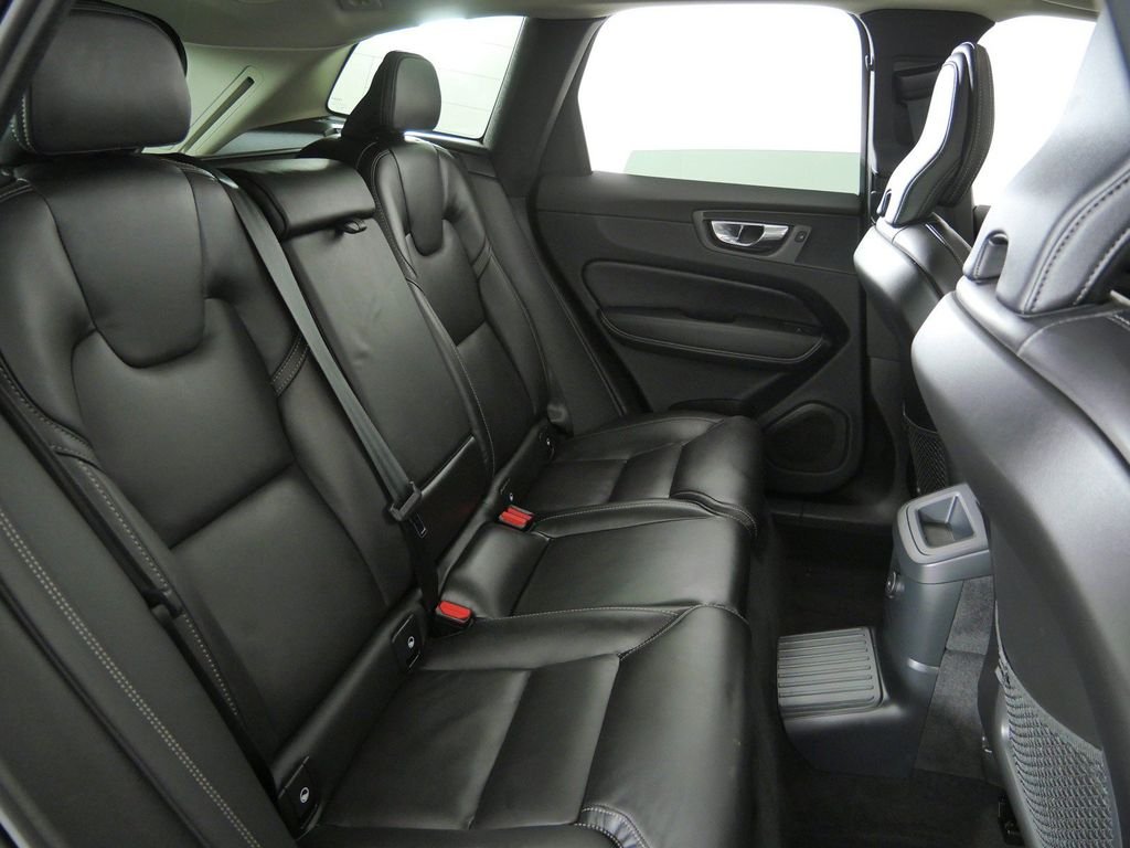 Used 2023 Silver Volvo Ultimate image 27