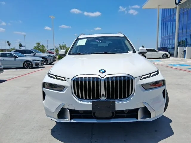 Used 2023 White BMW xDrive40i image 2