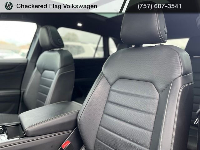 Used 2025 Pure Gray Volkswagen 2.0T SEL image 20