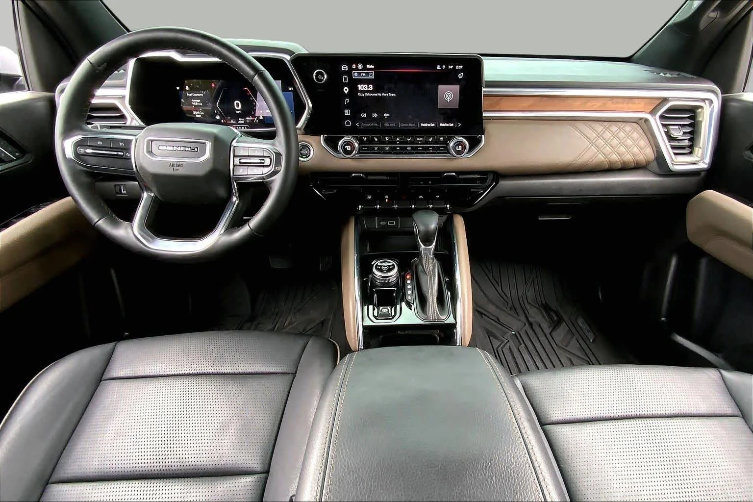 Used 2024 Sterling Metallic GMC 4WD Denali image 16
