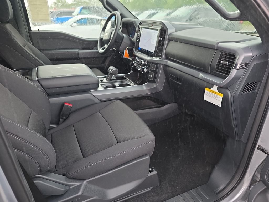 New 2026 Iconic Silver Metallic Ford XLT image 31