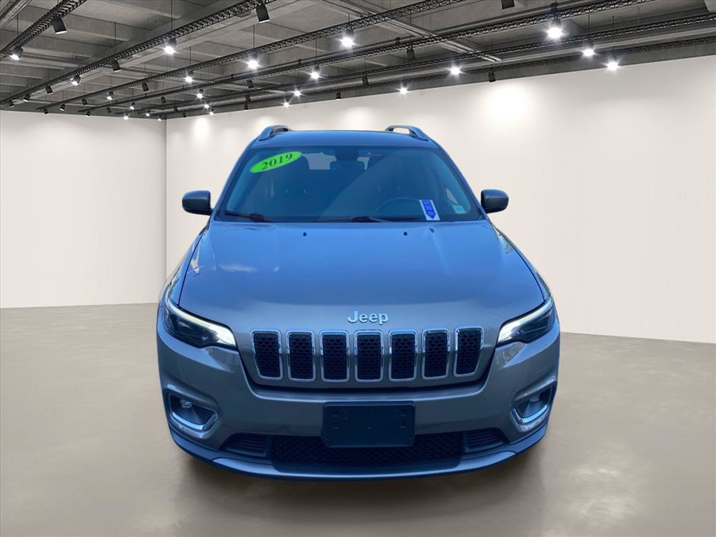 Used 2019 Jeep Cherokee Limited with VIN 1C4PJMDX4KD113858 for sale in Elma, NY