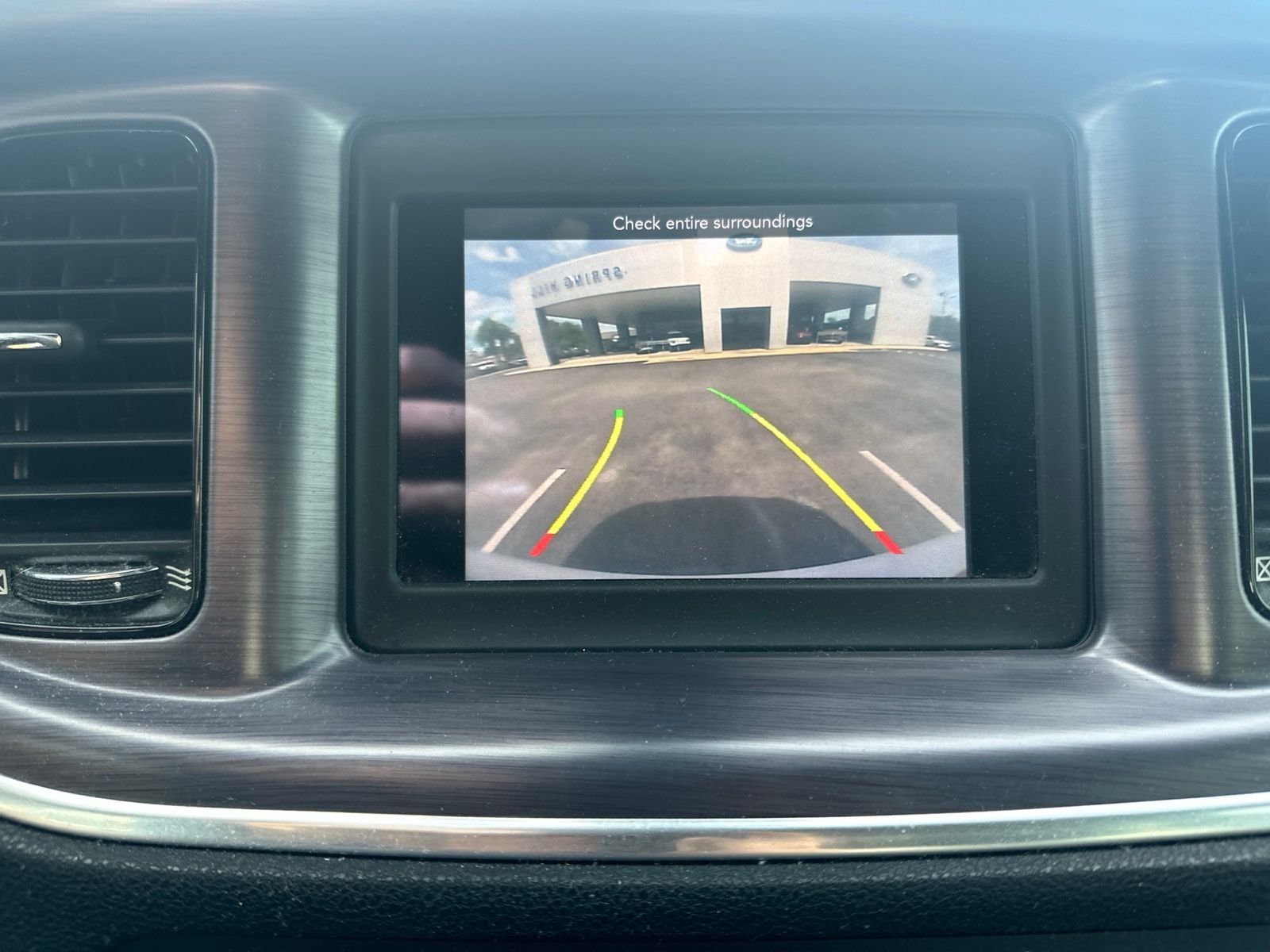 Used 2018 White Dodge SXT image 8
