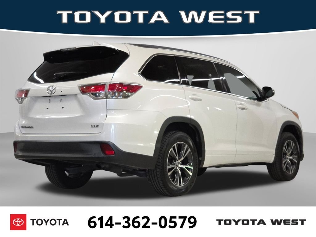 Used 2016 White Toyota XLE V6 image 8