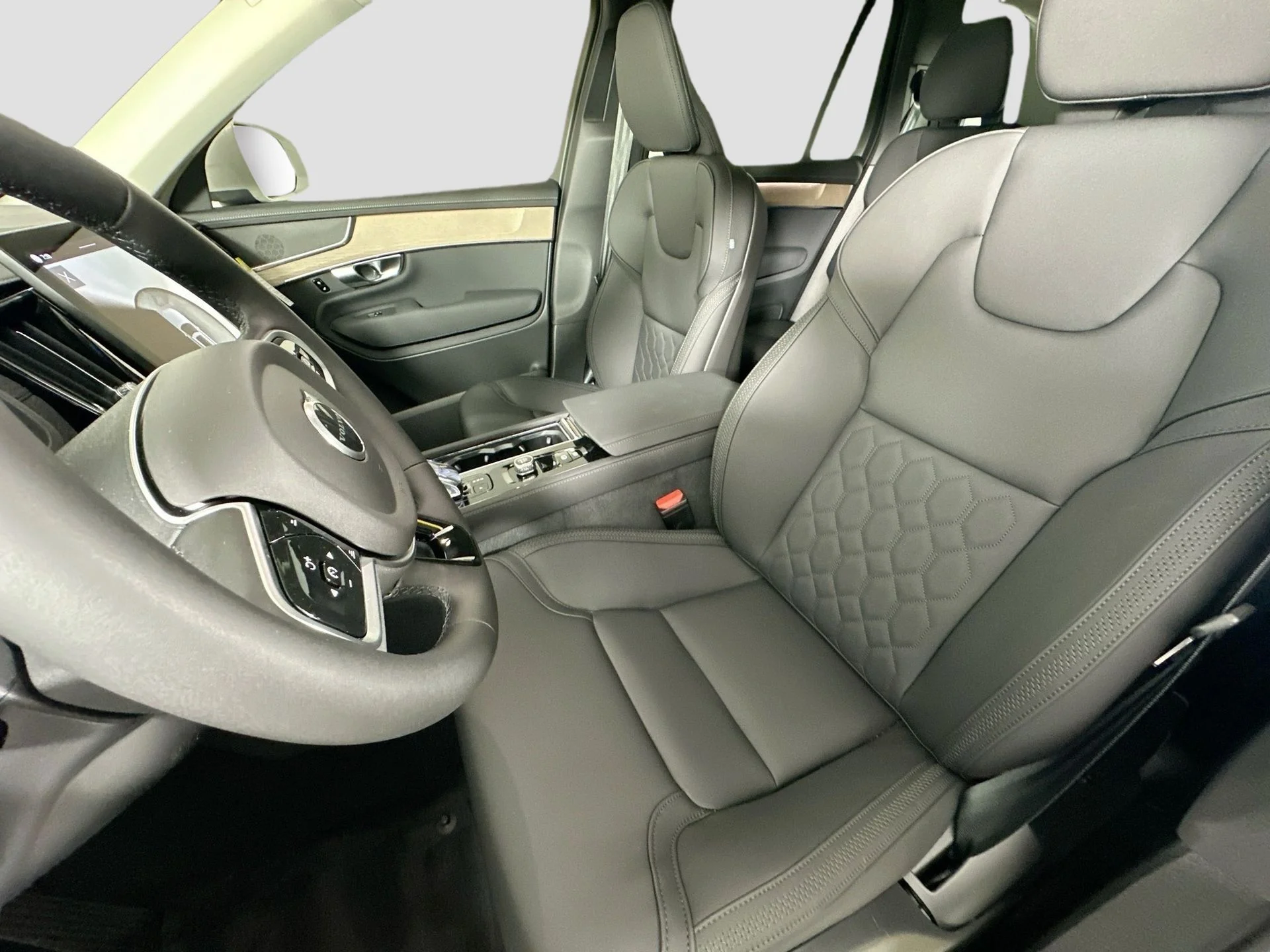 New 2026 Crystal White Volvo Plus image 21