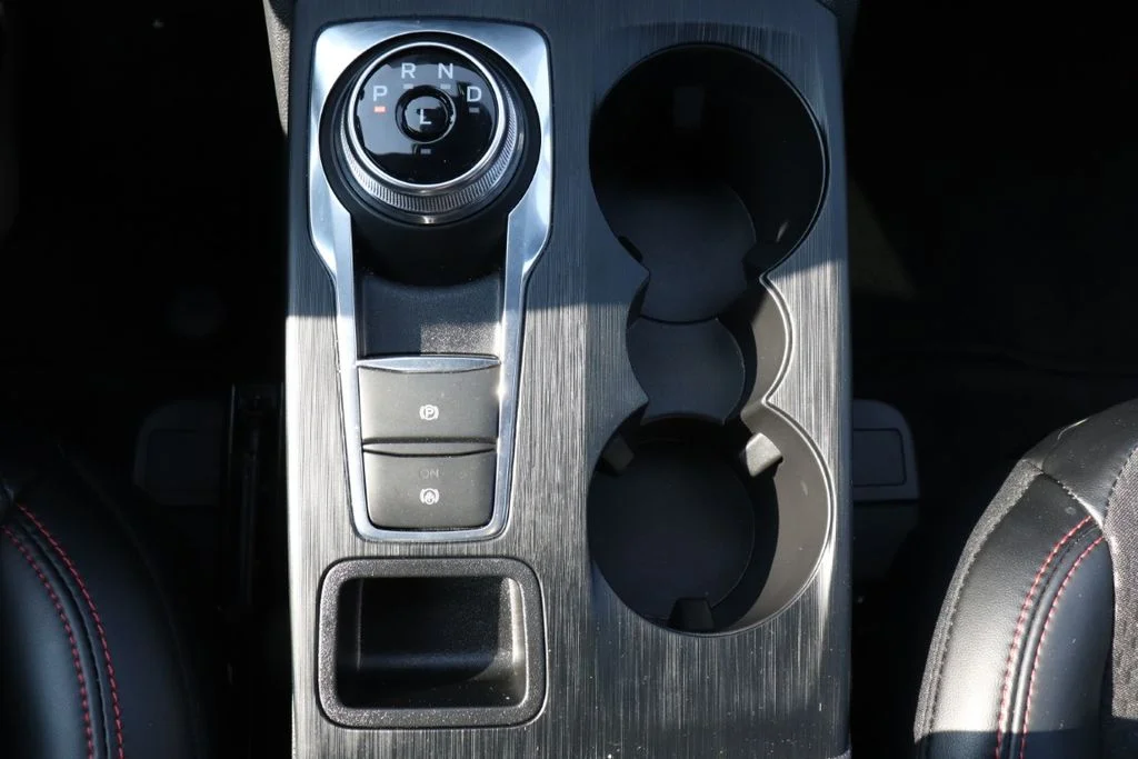 New 2025 Agate Black Metallic Ford ST-Line Select image 17