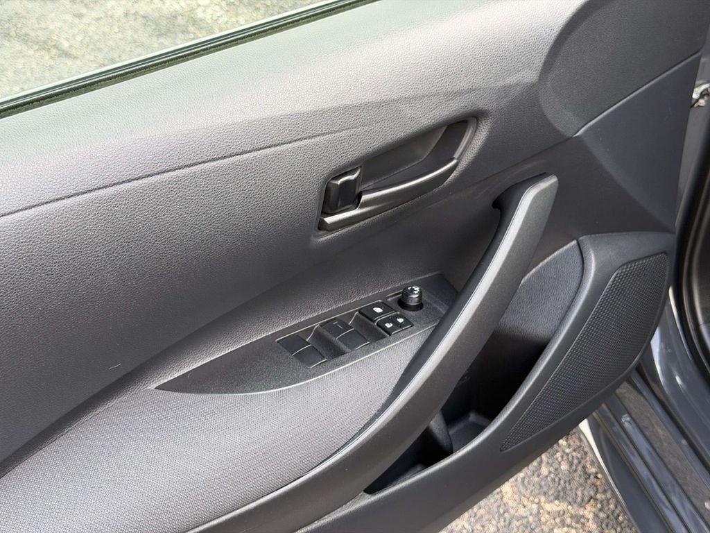 Certified Used 2025  Toyota LE image 19