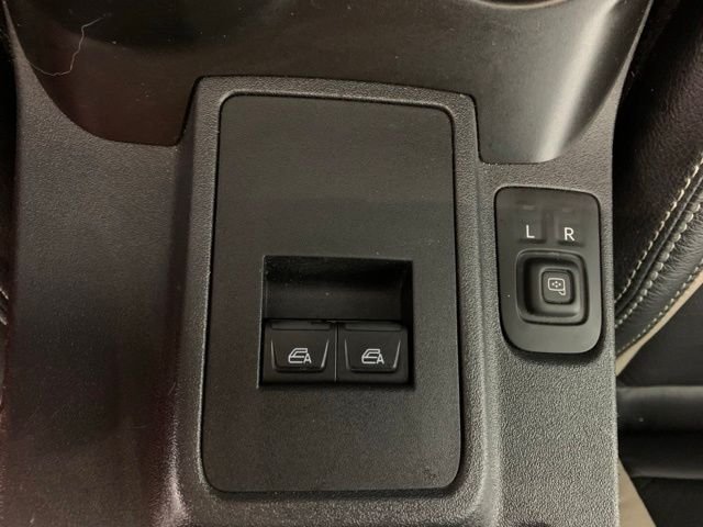 Used 2023 White Ford Wildtrak image 34