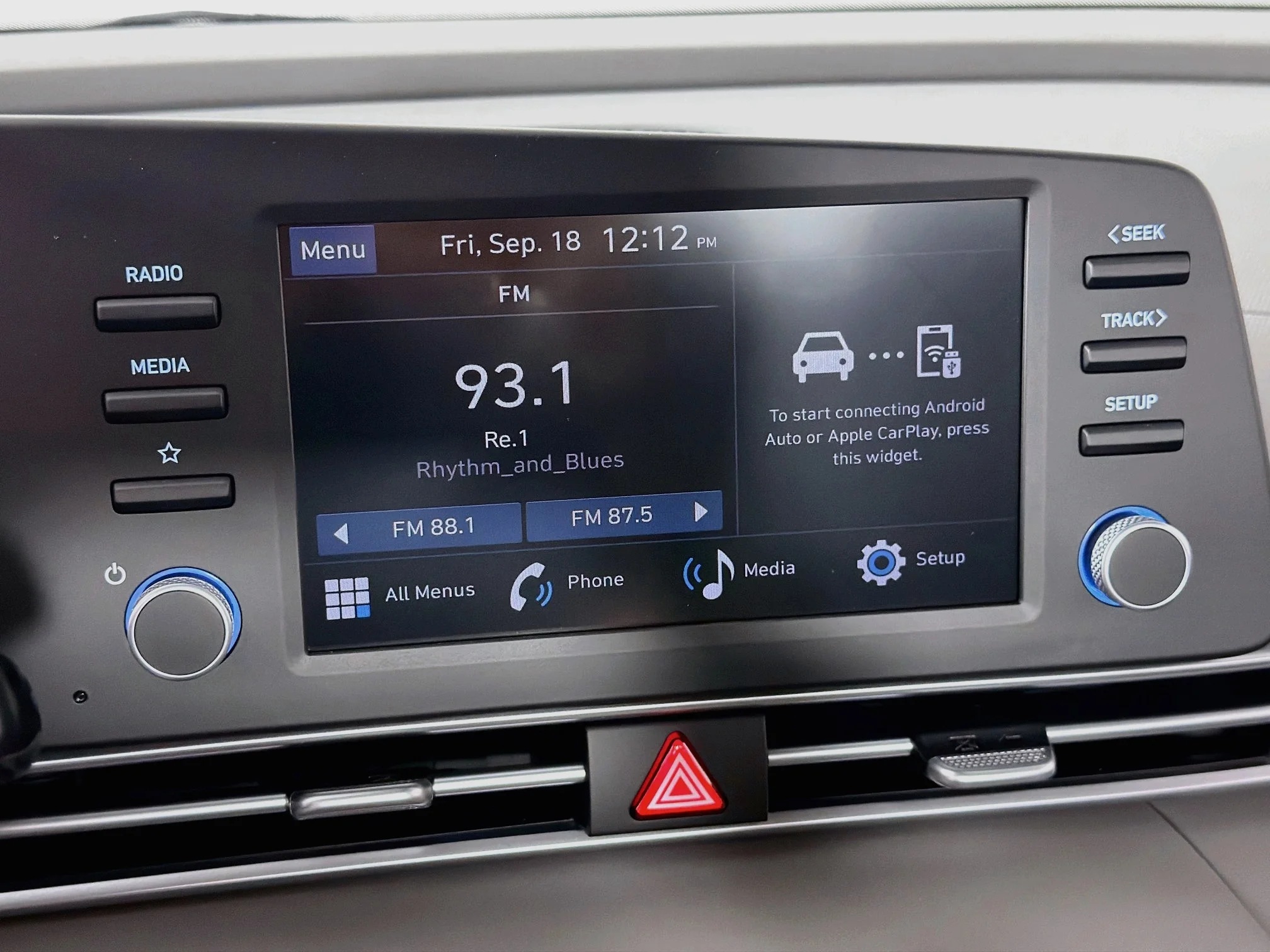 New 2026 Amazon Gray Hyundai SE image 14