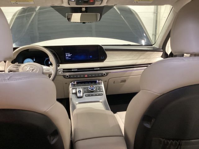 Used 2024 White Hyundai Calligraphy image 27