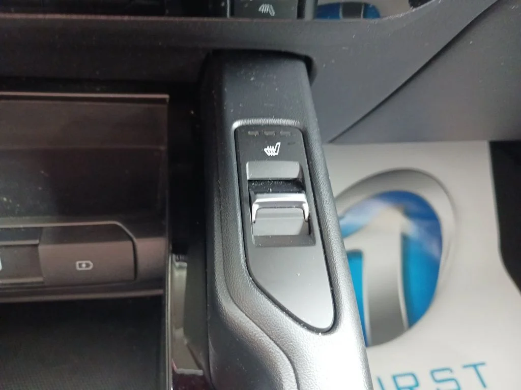 Used 2021 Silver Kia S image 26