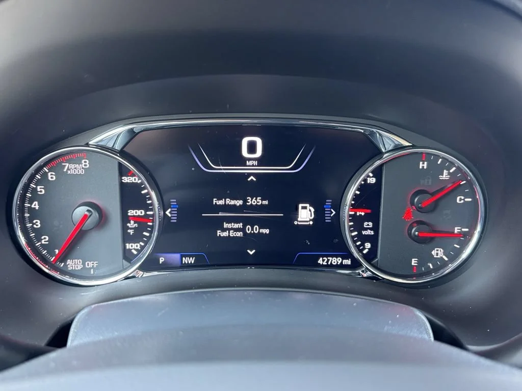 Used 2023 WHITE FROST TRICOAT GMC Denali image 34