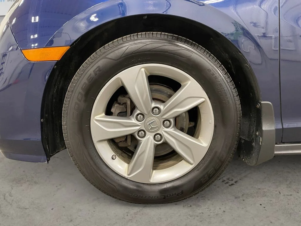 Used 2018 Blue Honda EX-L image 14