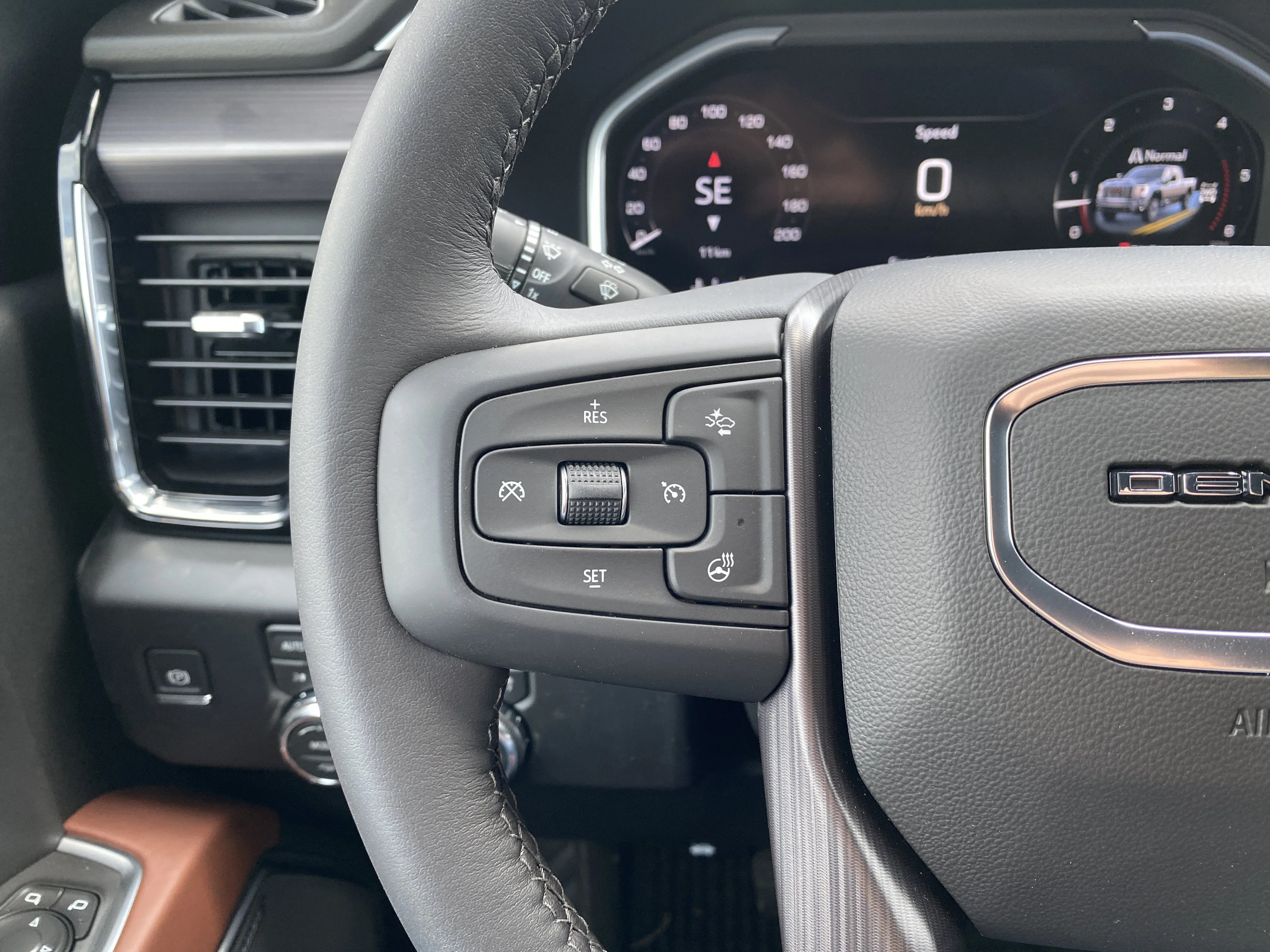 New 2026 GLACIER WHITE TRICOAT GMC Denali Ultimate image 17