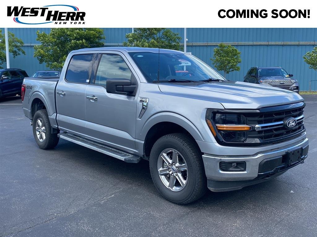 Used 2025 Iconic Silver Ford XLT image 1