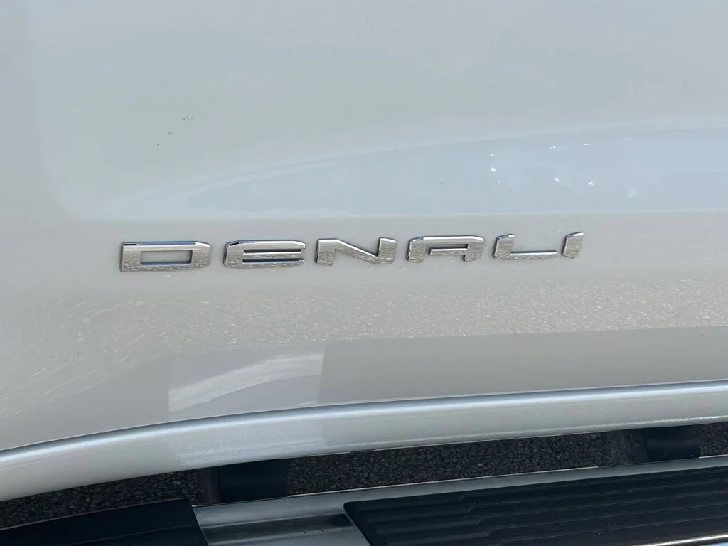 Used 2021 White Frost GMC Denali image 18
