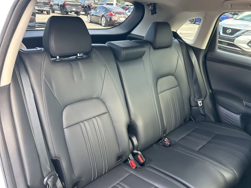 Used 2023 White Honda EX-L image 47