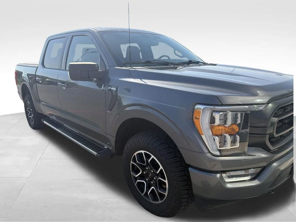 Used 2023 Gray Ford XLT image 18