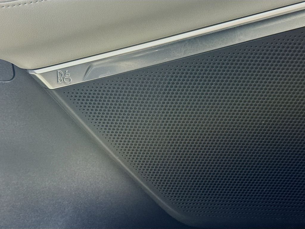 Used 2025 Agate Black Metallic Ford Platinum image 23