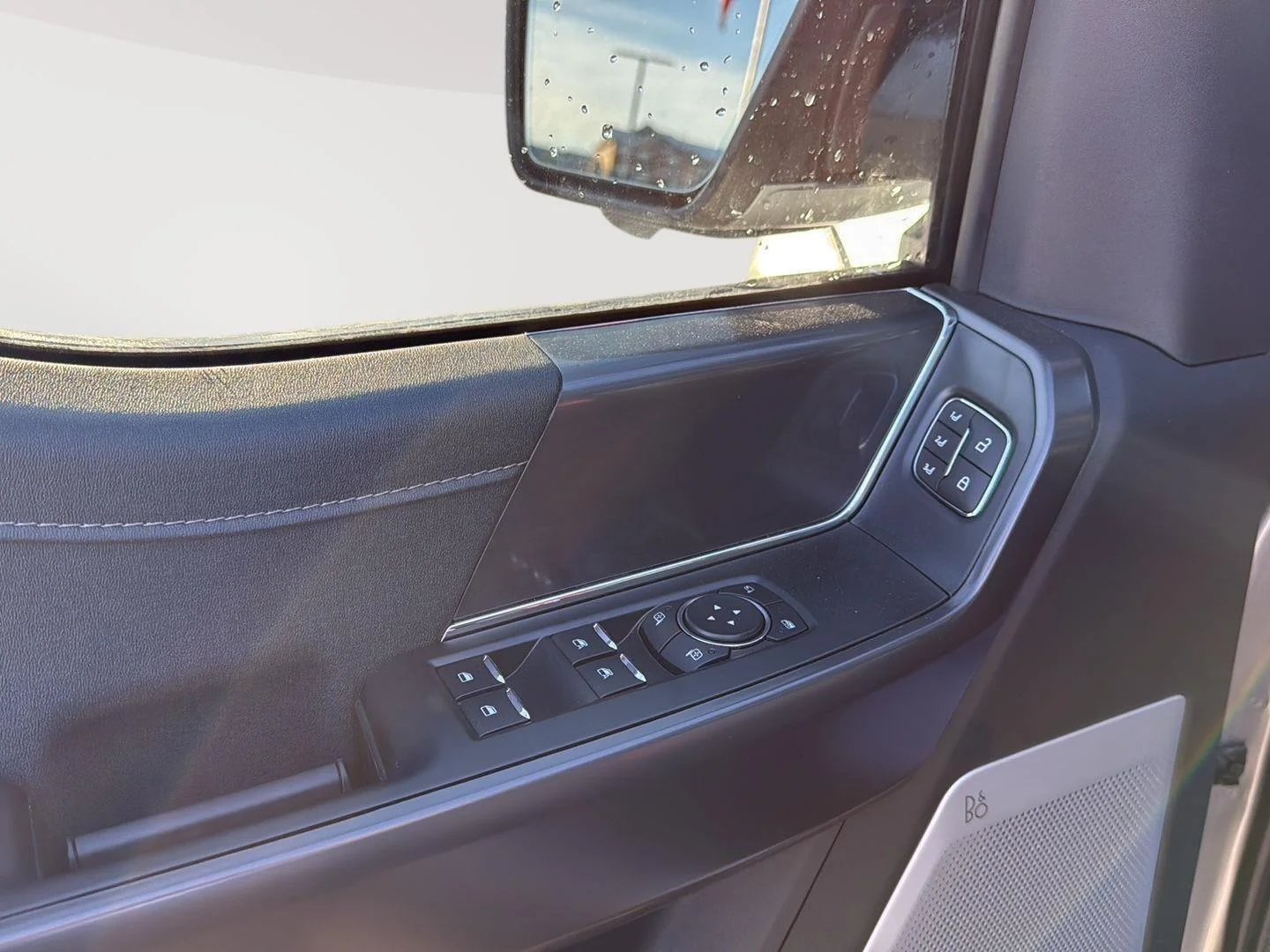 2025 Ford F-150 Lariat - Photo 25