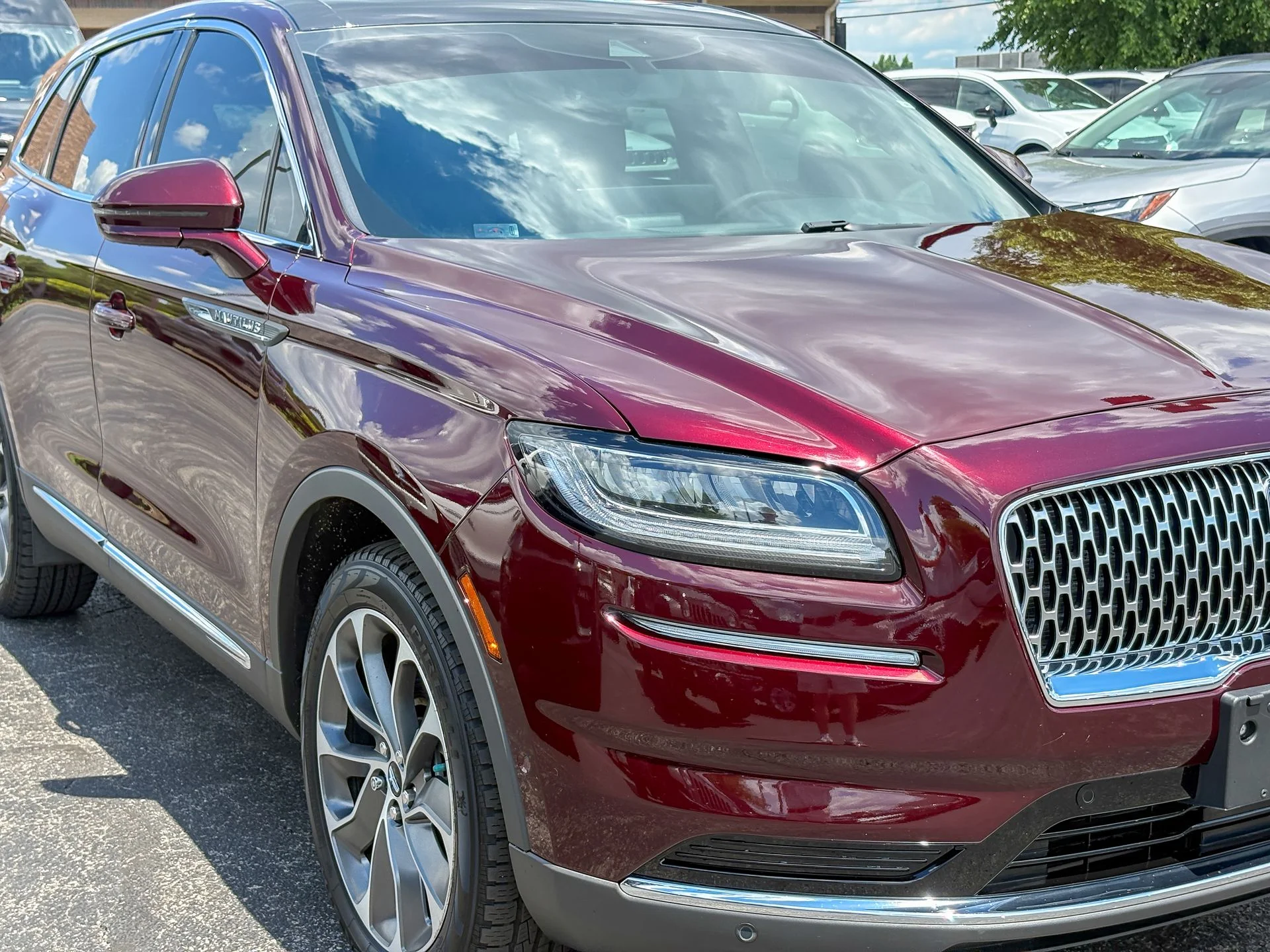 Used 2022 Red Lincoln Reserve image 3