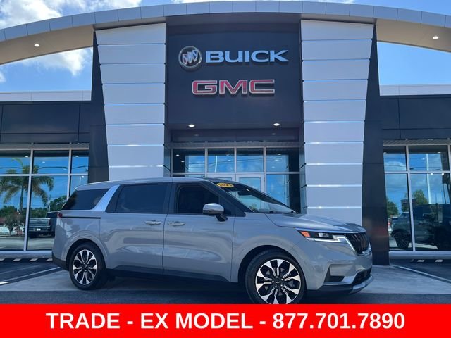2023 Kia Sedona EX's photo