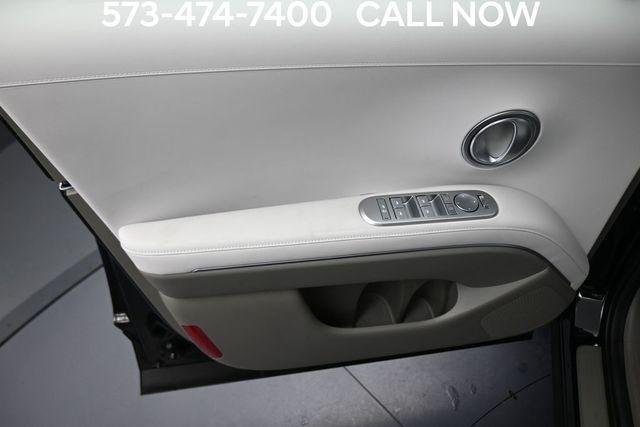 New 2026 Black Hyundai SEL 7P image 10