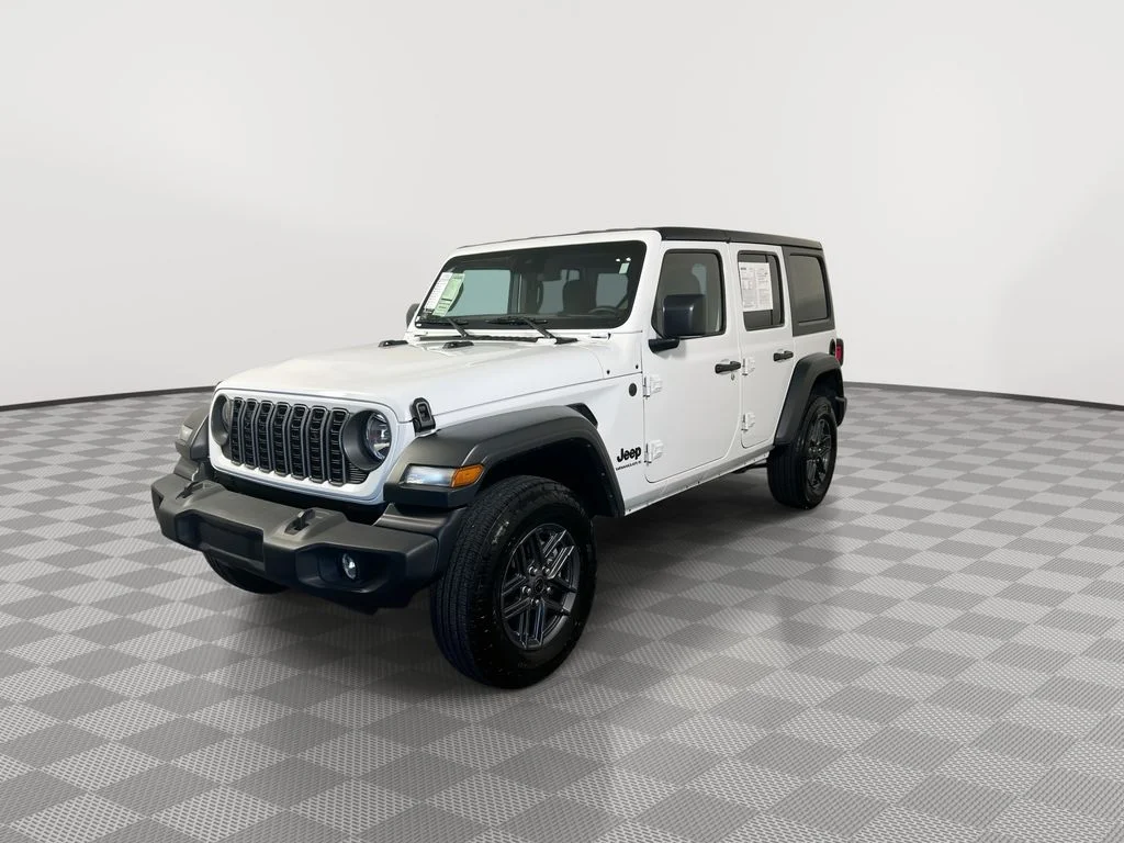 Used 2025 White Jeep Sport S image 4